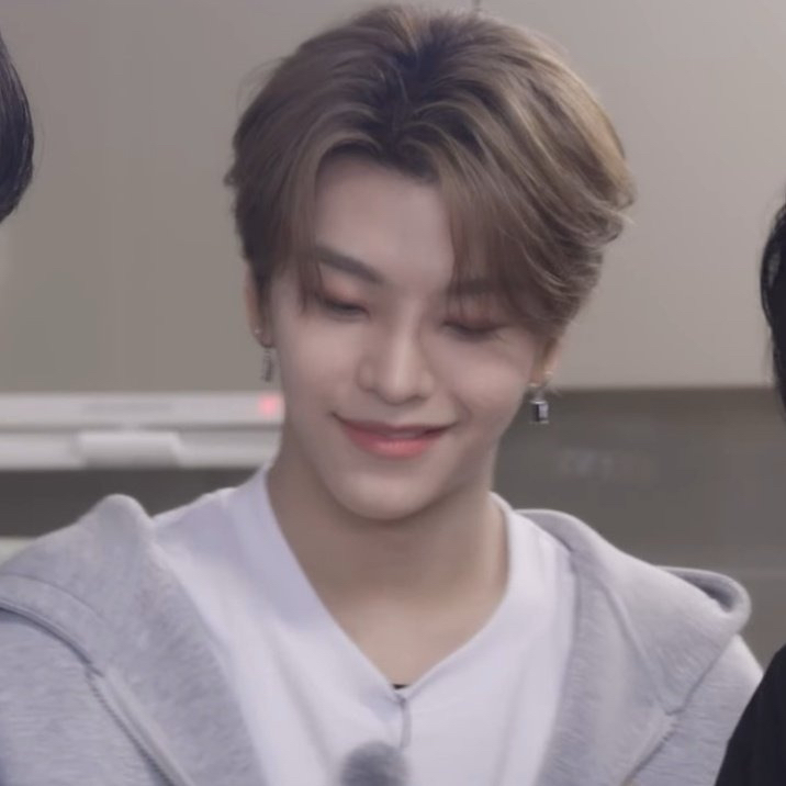 A moment captured by He Xinlong (ALPHA DRIVE ONE)'s fan