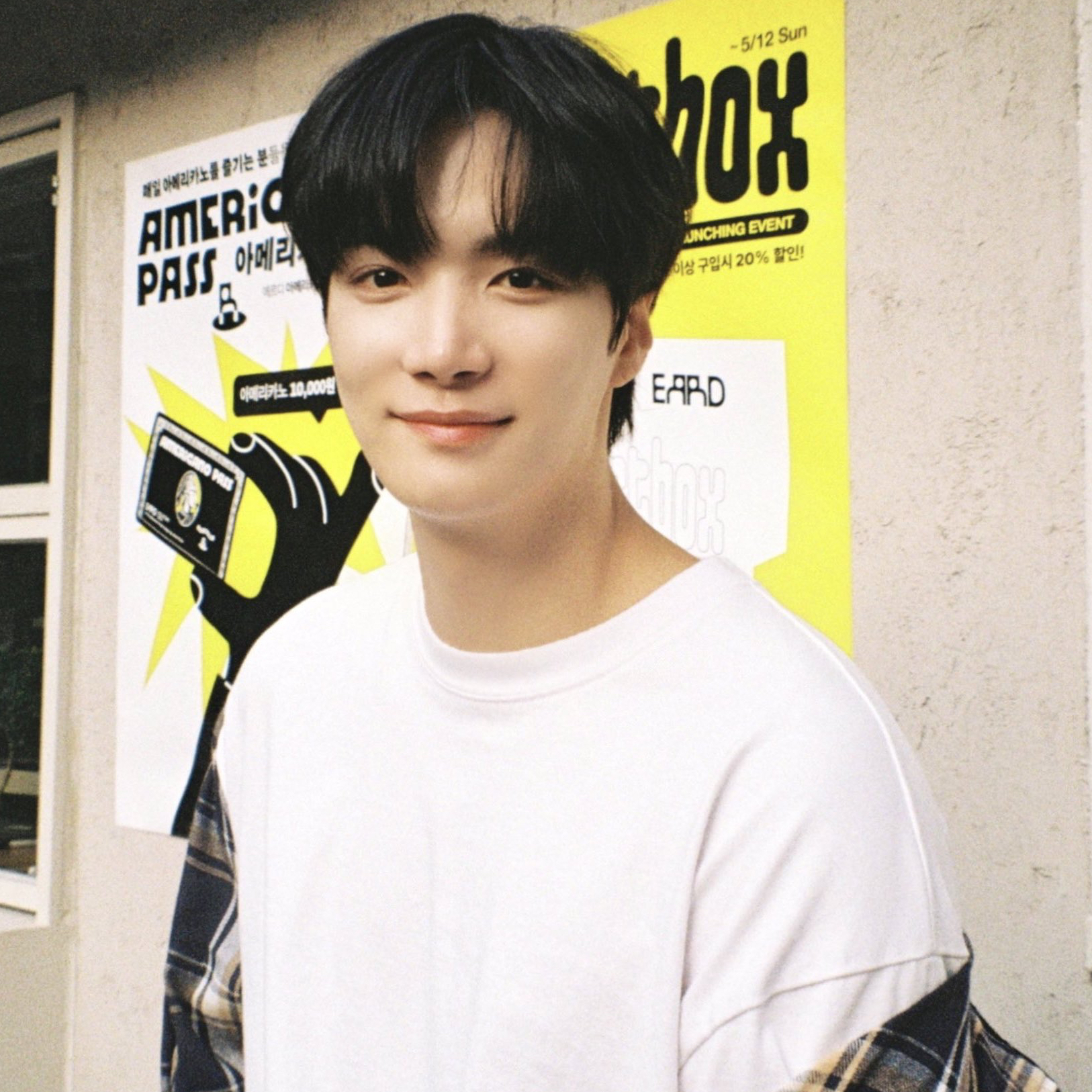 Behind-the-scenes cut of Kim Jonghyeon