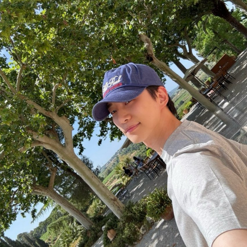 Latest photo of Junho (2PM)
