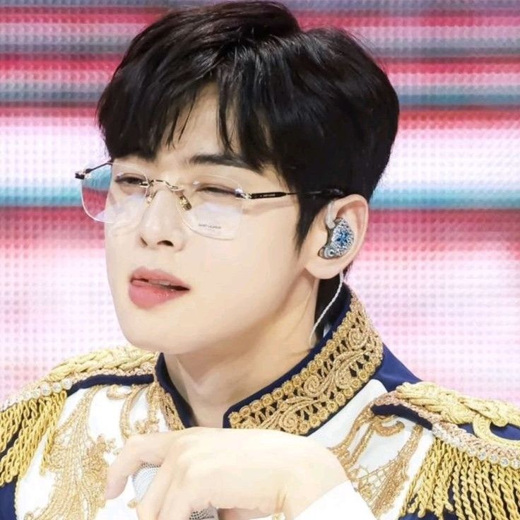 Latest photo of Eunwoo (ASTRO)