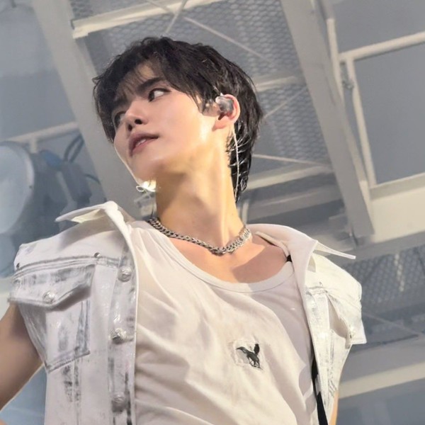 Popular profile image of Minhee (CRAVITY) selected by votes