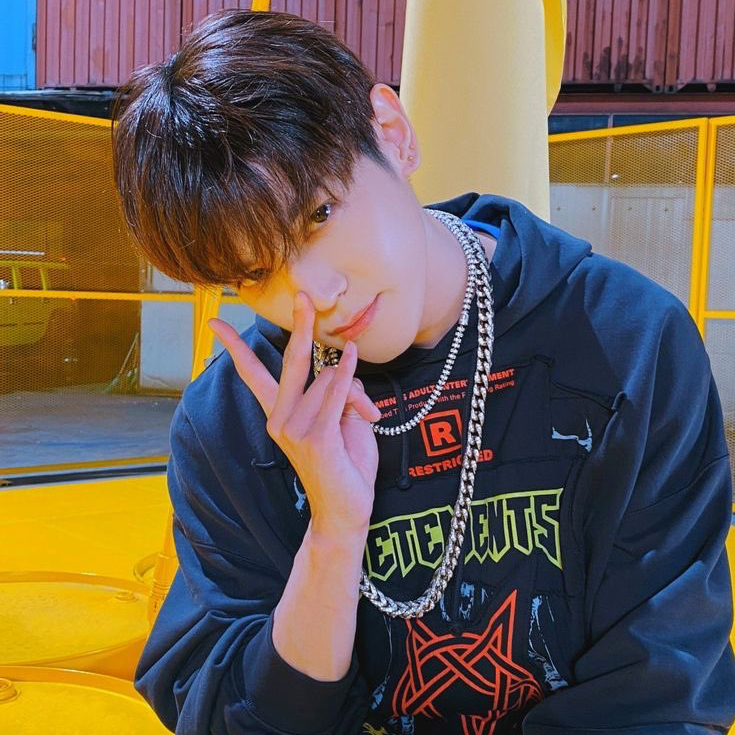 テヨン (NCT 127)の舞台裏ショット