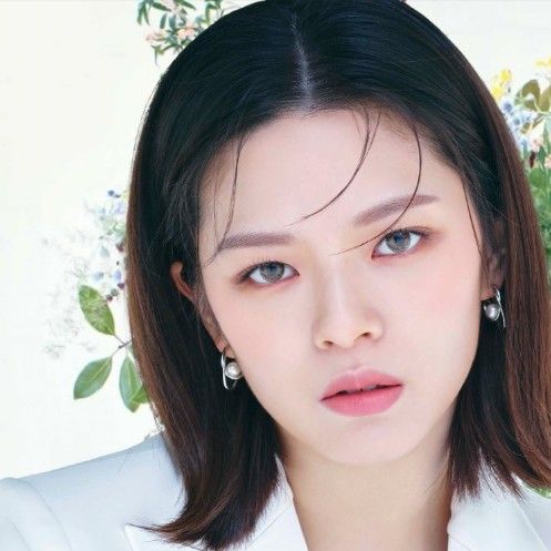 Latest photo of Jeongyeon (TWICE)