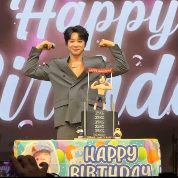 Behind-the-scenes cut of Hwang Chiyeol