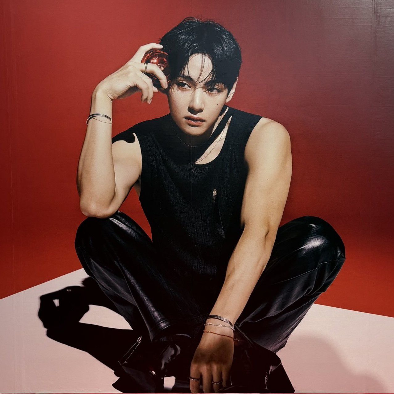 Foto aktivitas terbaru V (BTS)