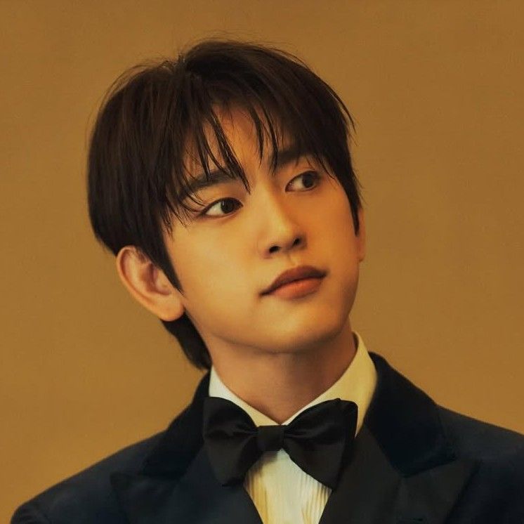 Foto terbaru Jinyoung (GOT7)