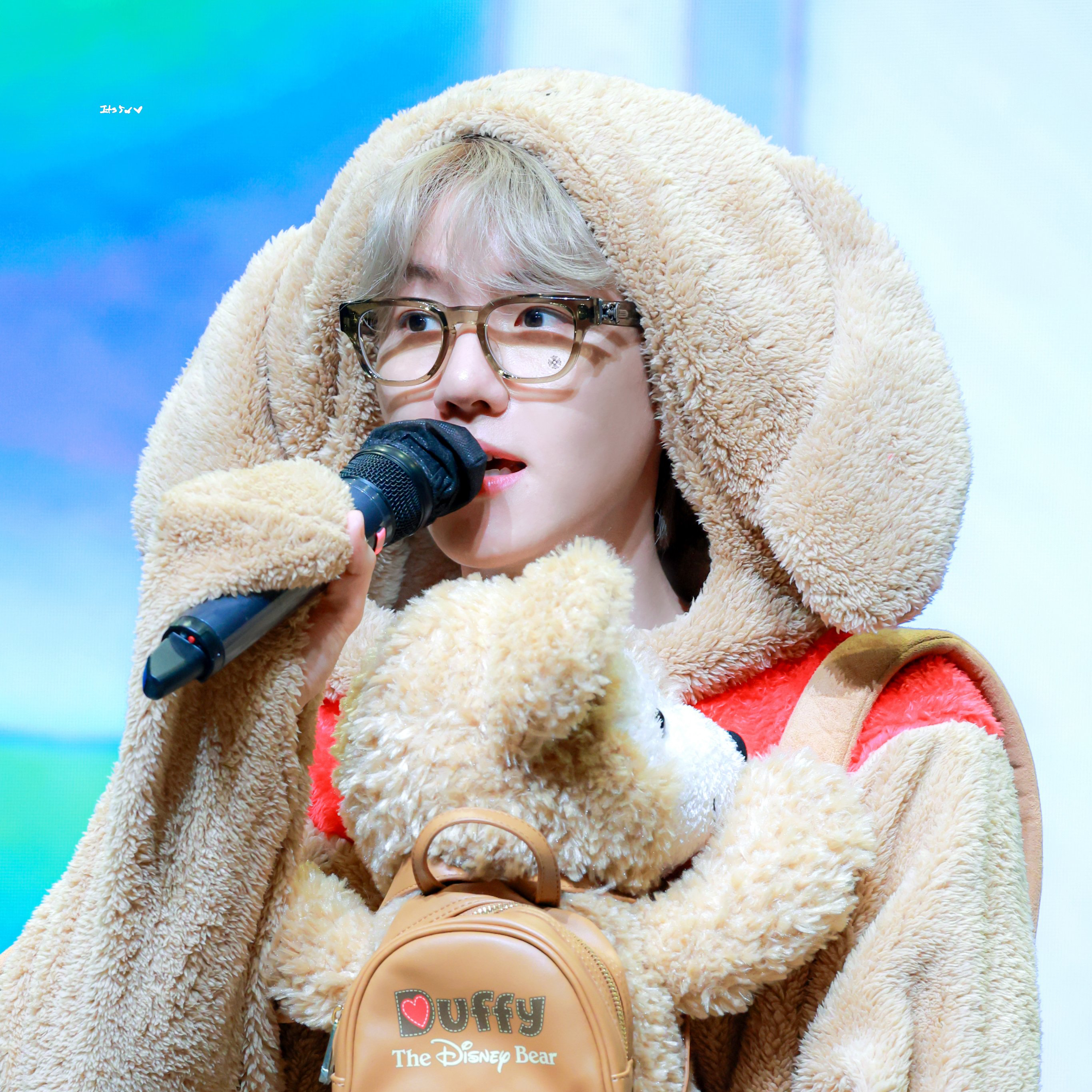 백현 (EXO) 최근 활동샷