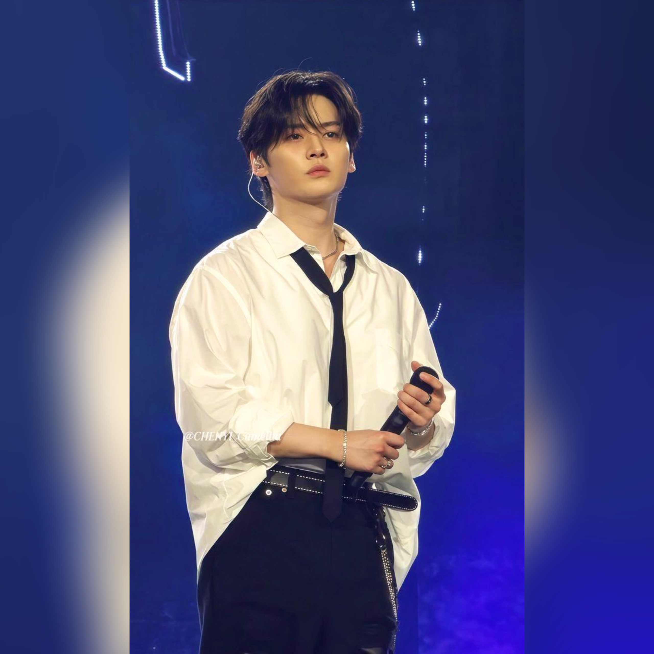 Latest photo of Lee Know (Stray Kids)