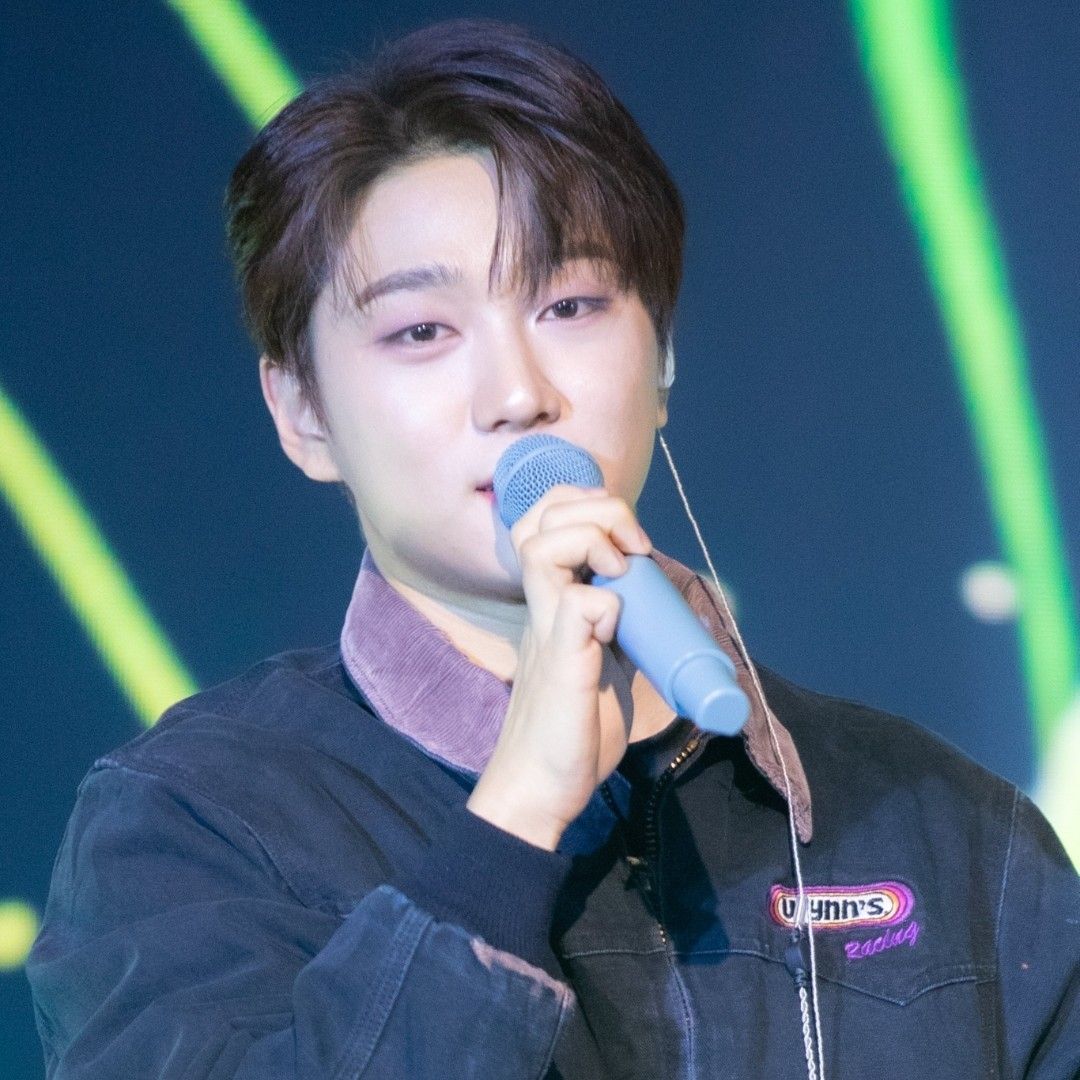 Behind-the-scenes cut of Hong Joochan (GoldenChild)
