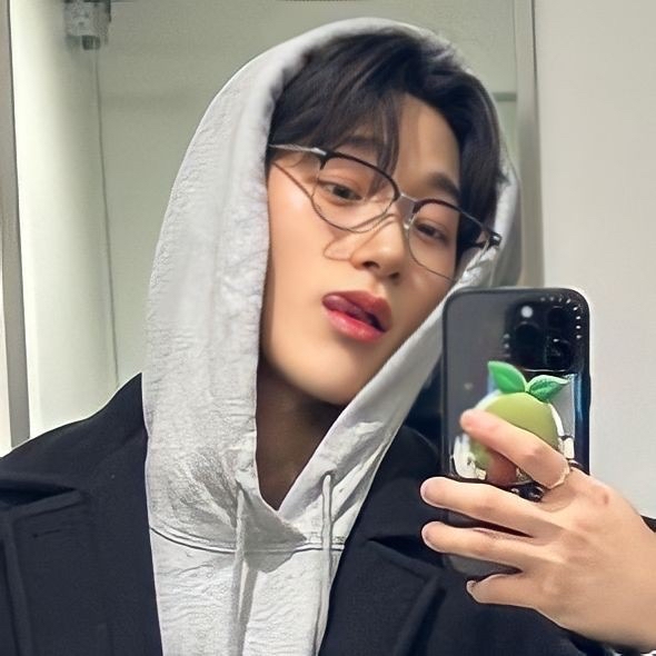 A moment captured by San (ATEEZ)'s fan