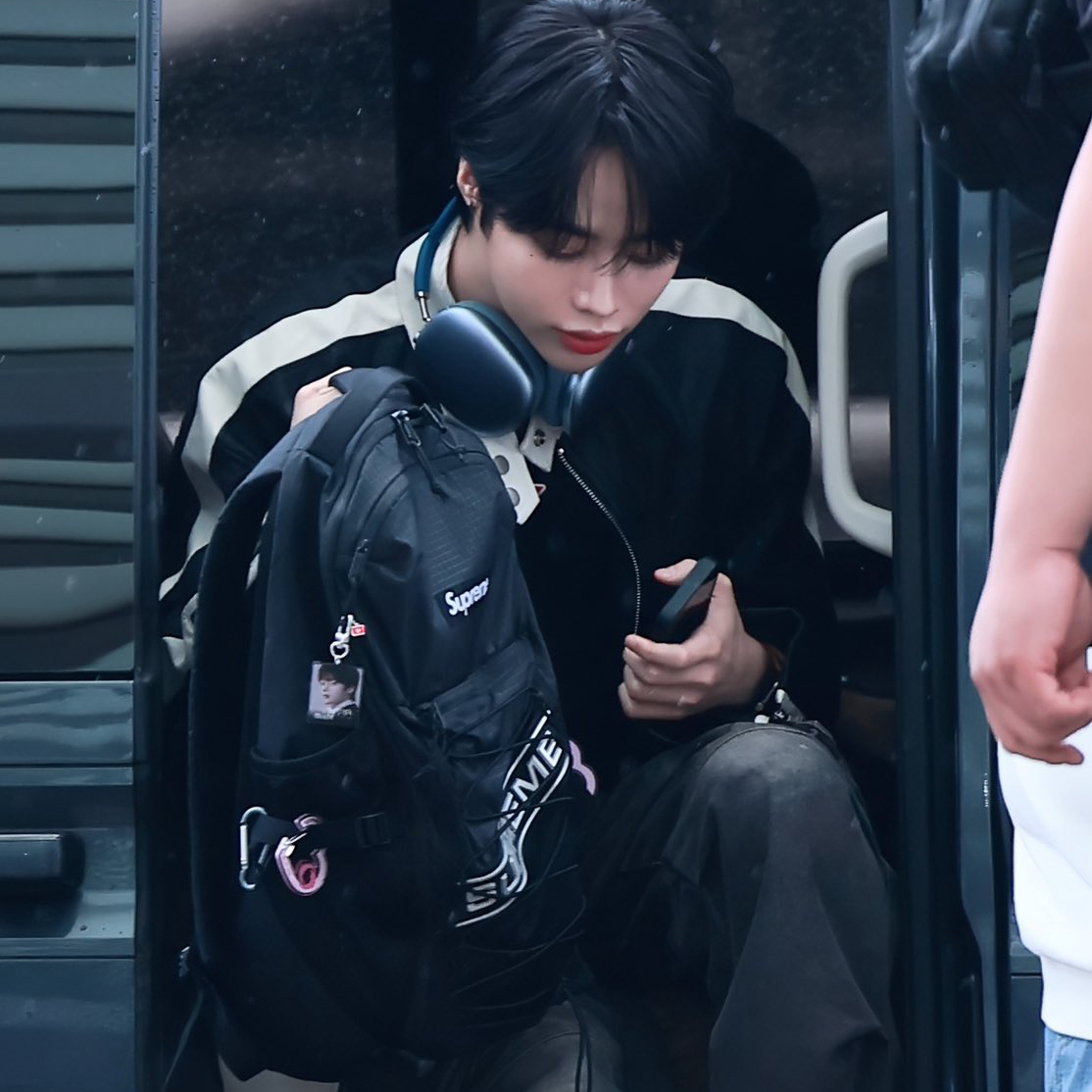 Behind-the-scenes cut of Hanbin (TEMPEST)