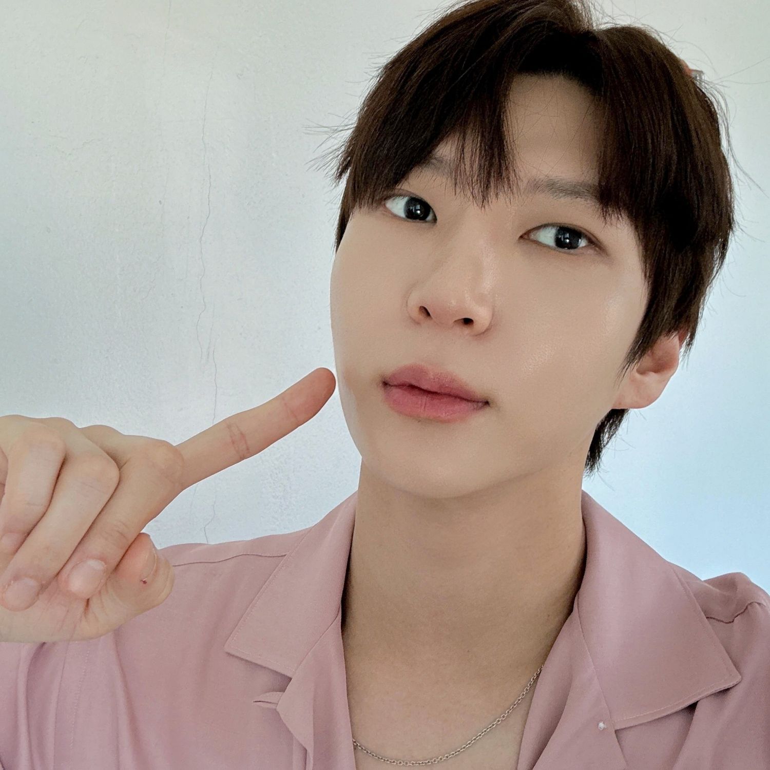 Recent activity shot of LEO (VIXX)
