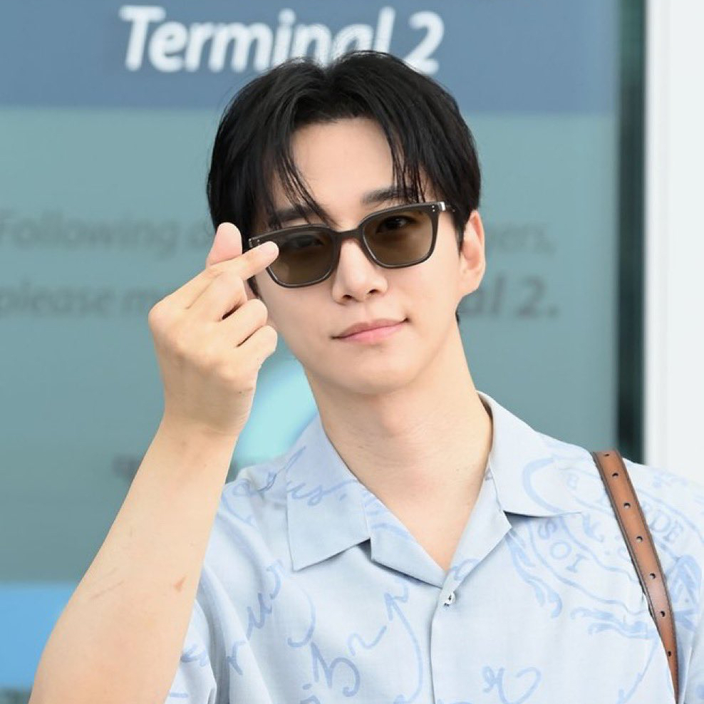 Behind-the-scenes cut of Junho (2PM)