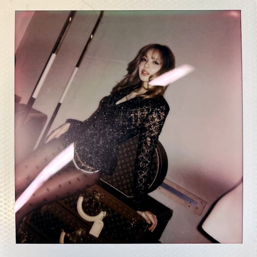 Potret di balik layar Lisa (BLACKPINK)