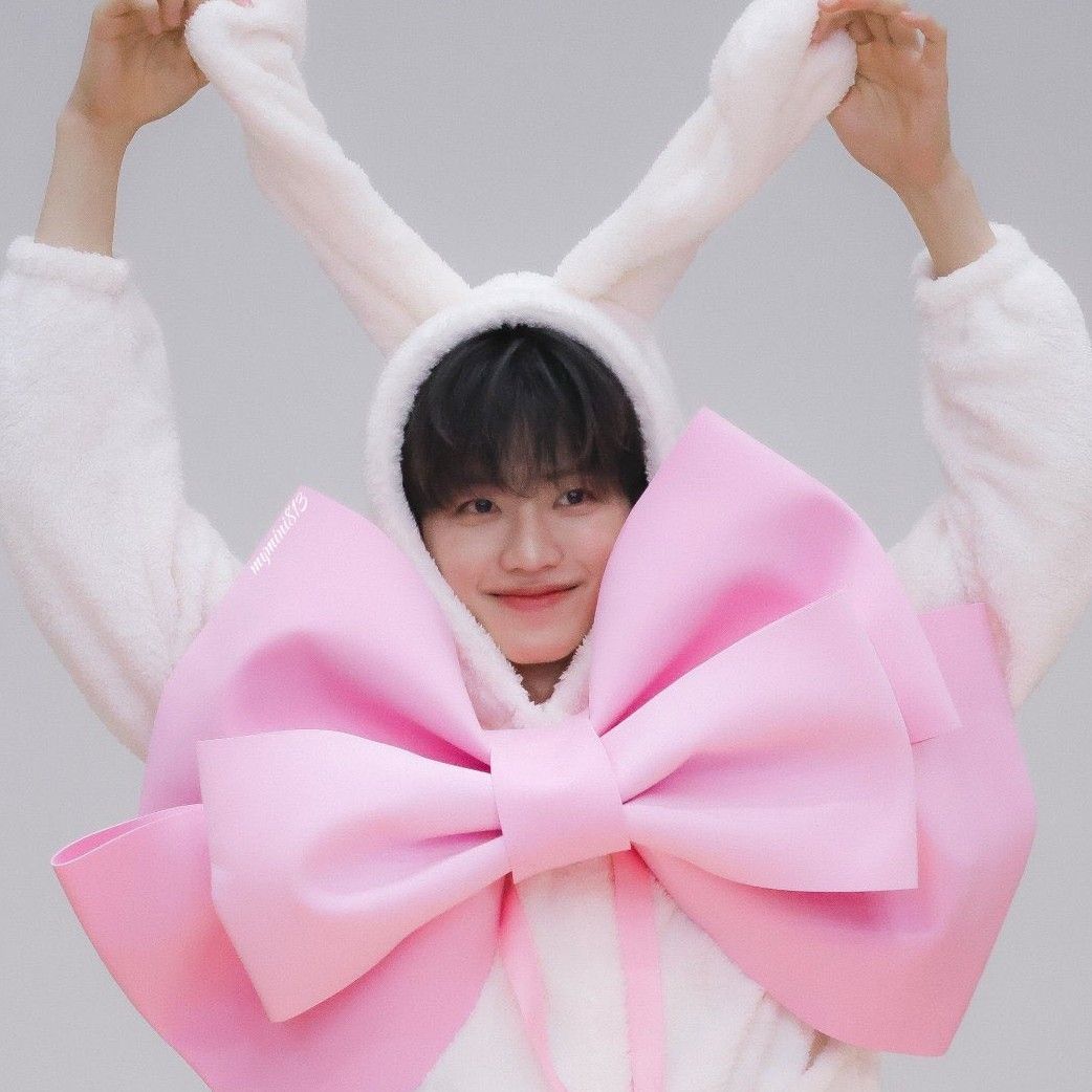 Behind-the-scenes cut of NCT