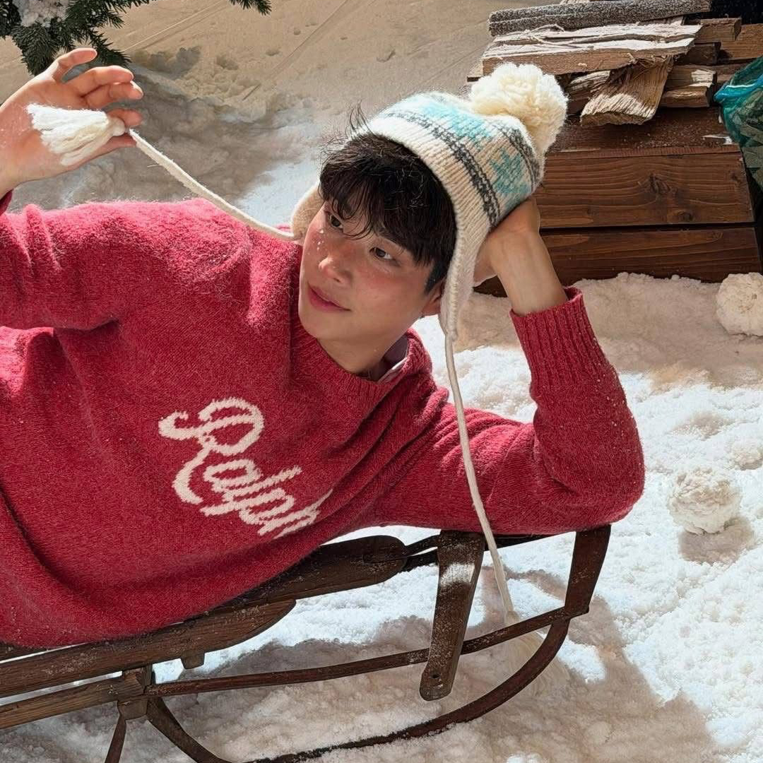 A moment captured by ASTRO's fan