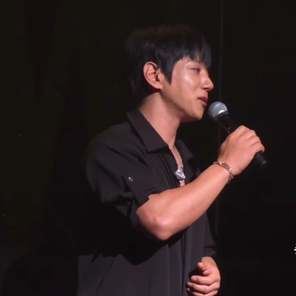 Recent activity shot of Hwang Chiyeol