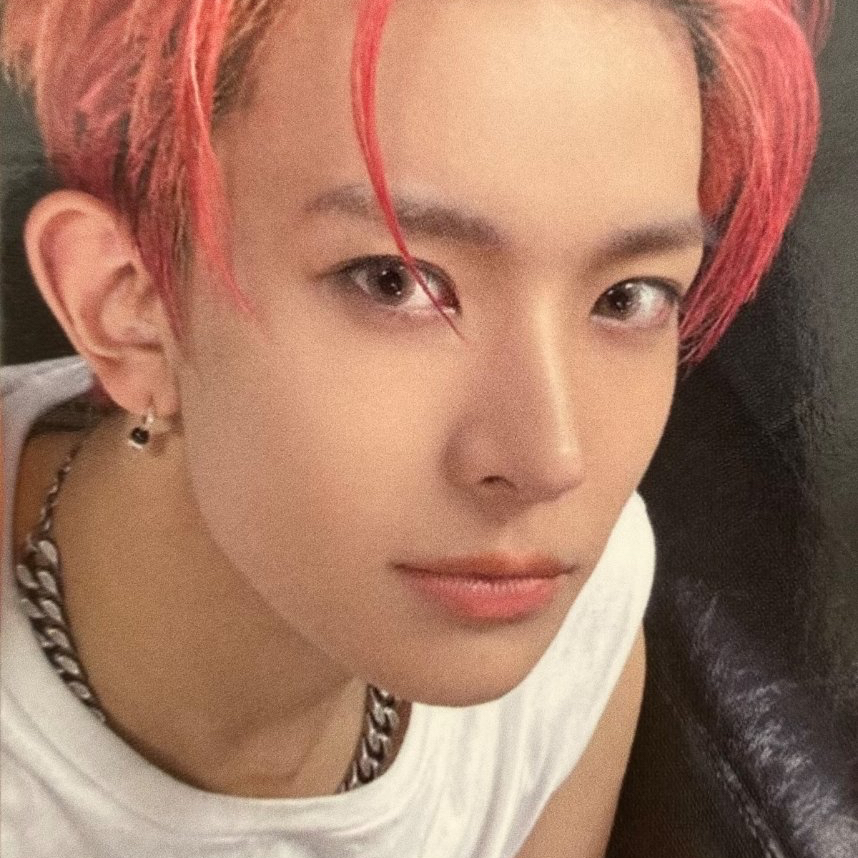 Latest photo of Heeseung (ENHYPEN)