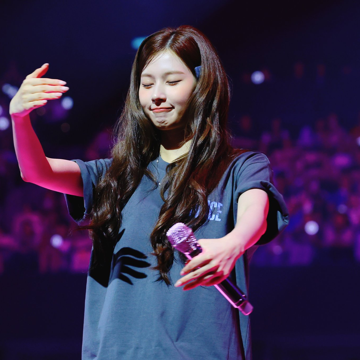 Latest photo of Sana (TWICE)
