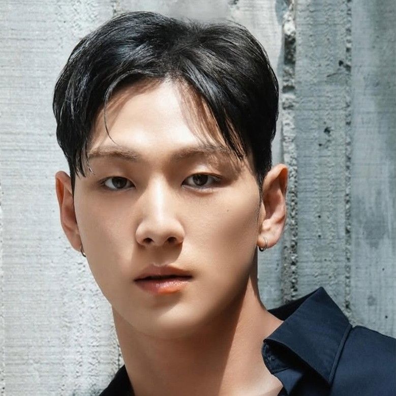Latest photo of Baekho