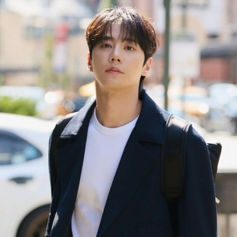 Recent activity shot of Lee Junyoung