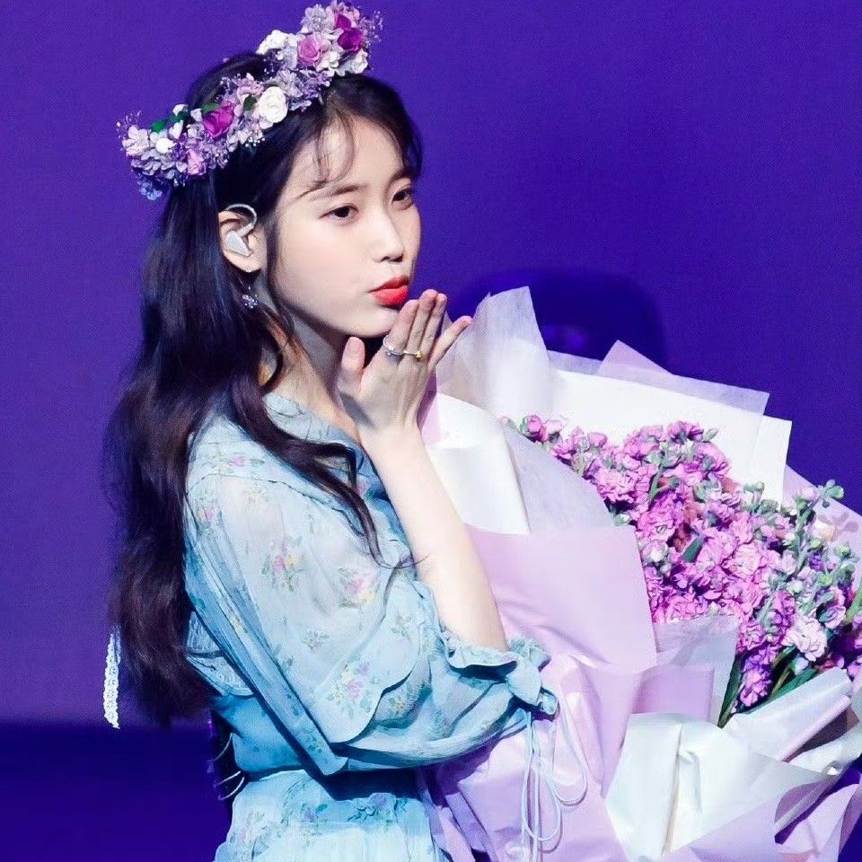 Behind-the-scenes cut of IU
