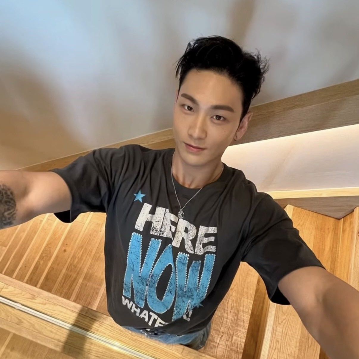 Behind-the-scenes cut of Baekho