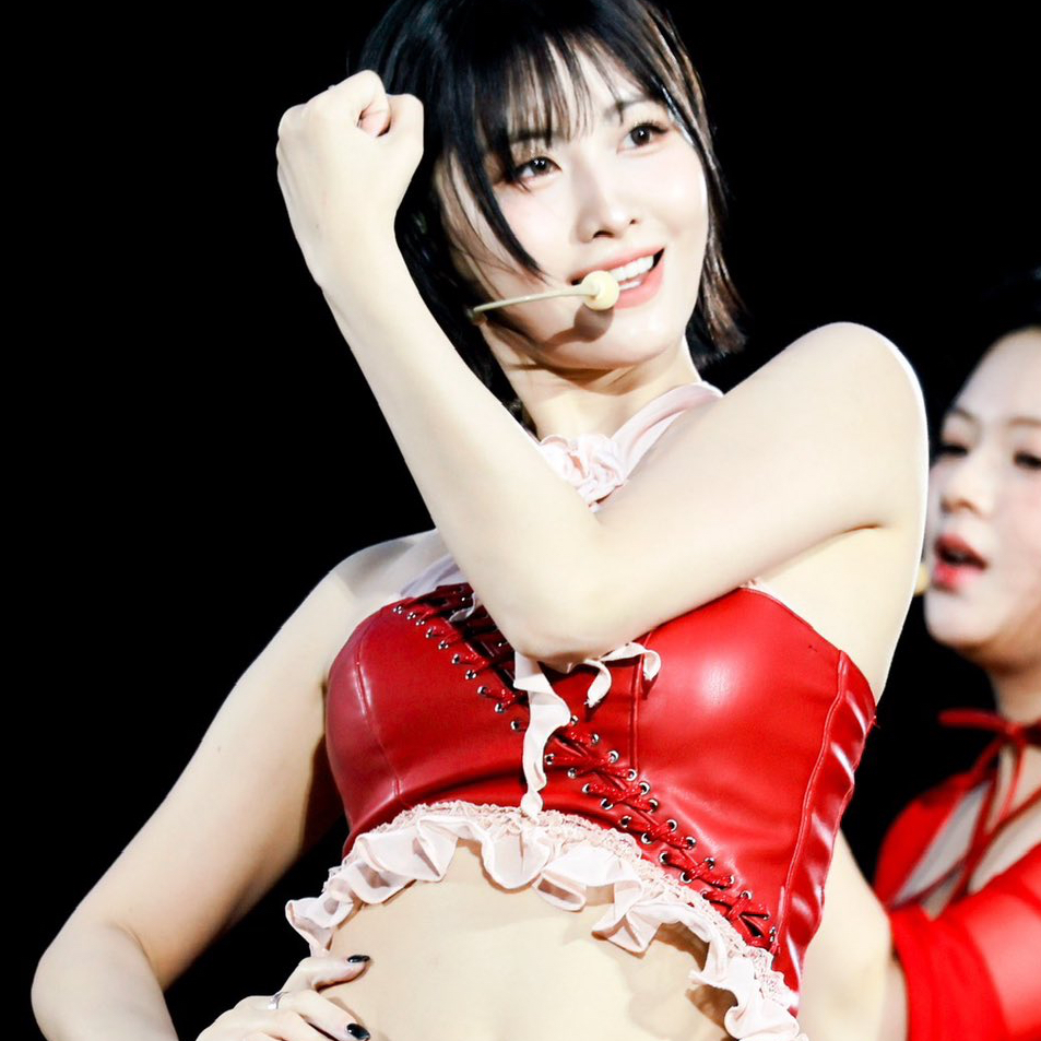 Momo (TWICE)的最新照片