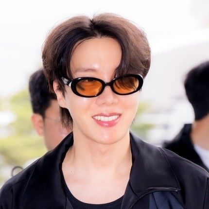 J-hope (防彈少年團)的幕後花絮
