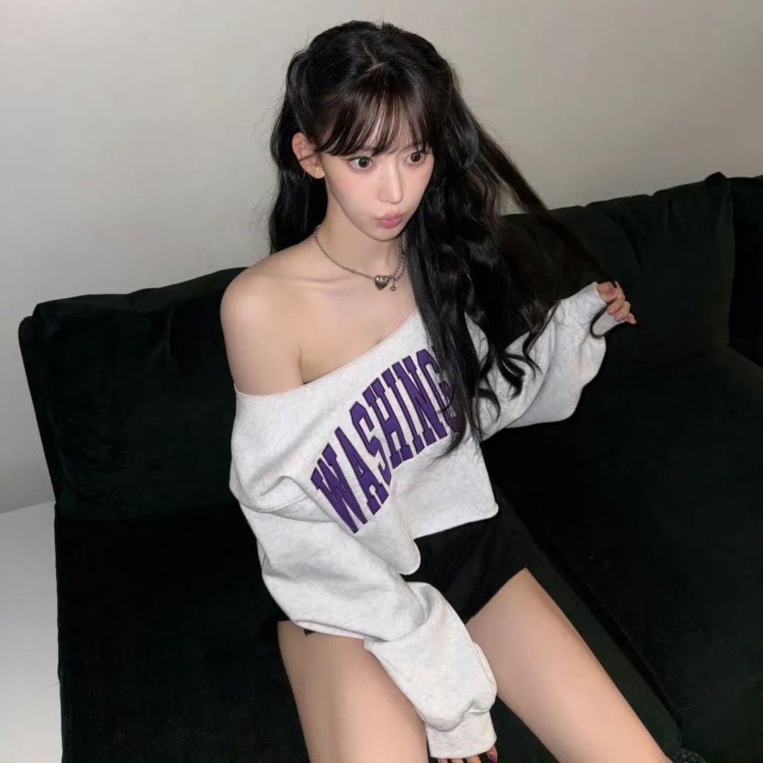 Recent activity shot of Sakura (LE SSERAFIM)