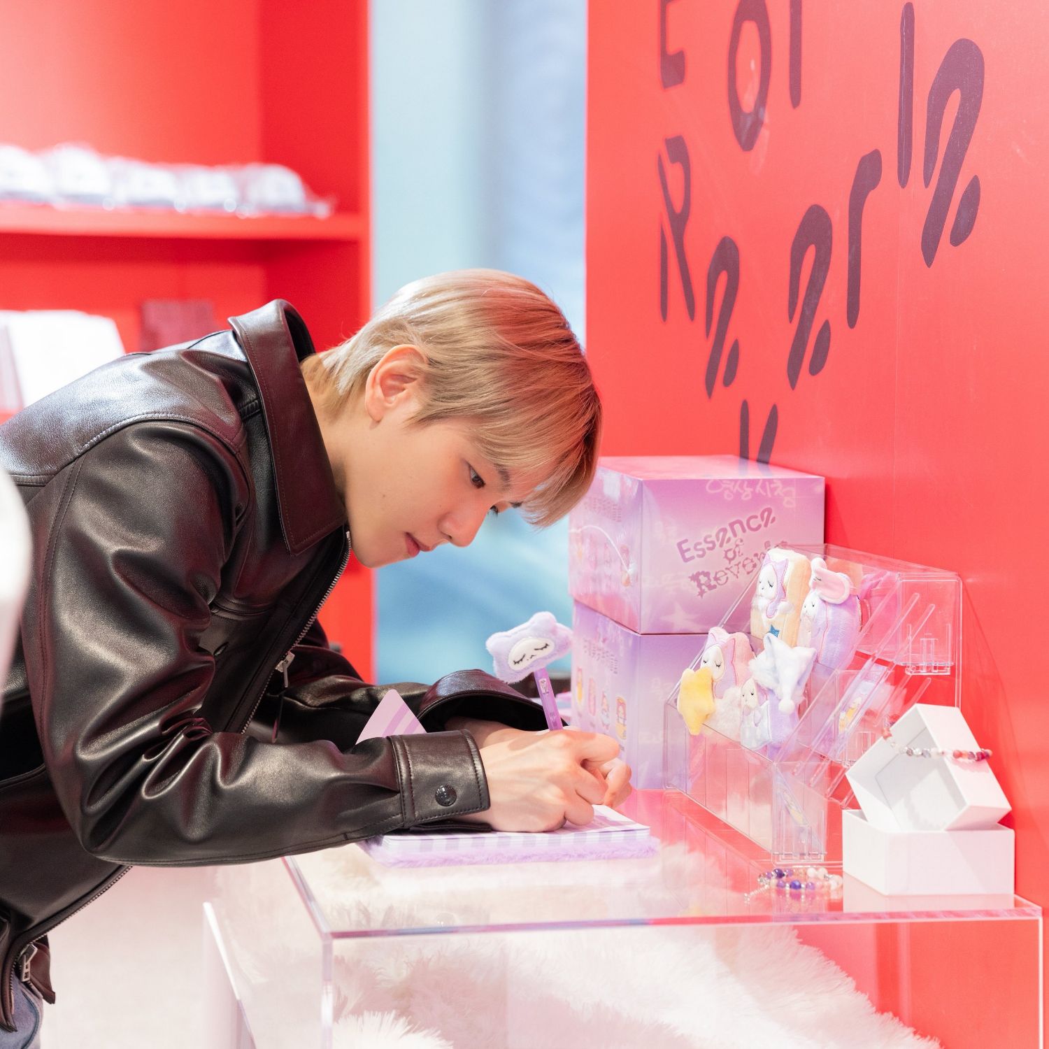 A moment captured by Baekhyun (EXO)'s fan