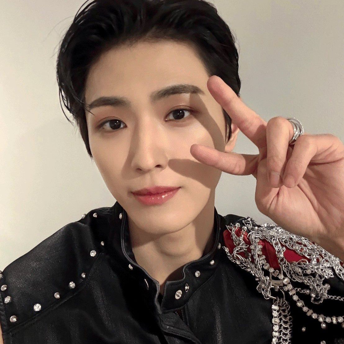 Latest photo of Yonghee (CIX)