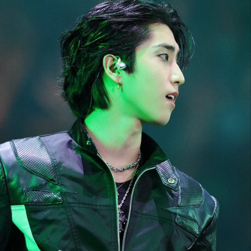 Behind-the-scenes cut of HAN (Stray Kids)