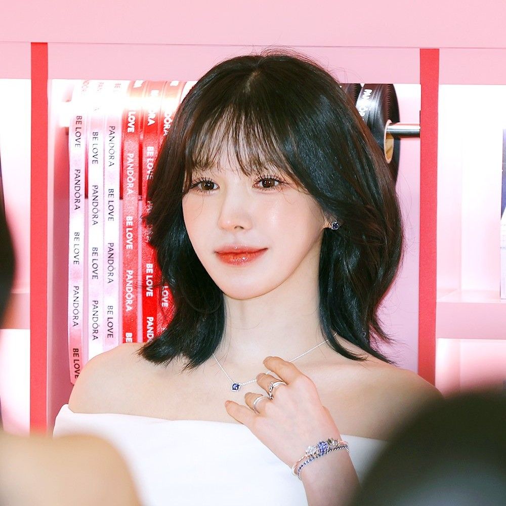 Latest photo of Wendy (Red Velvet)