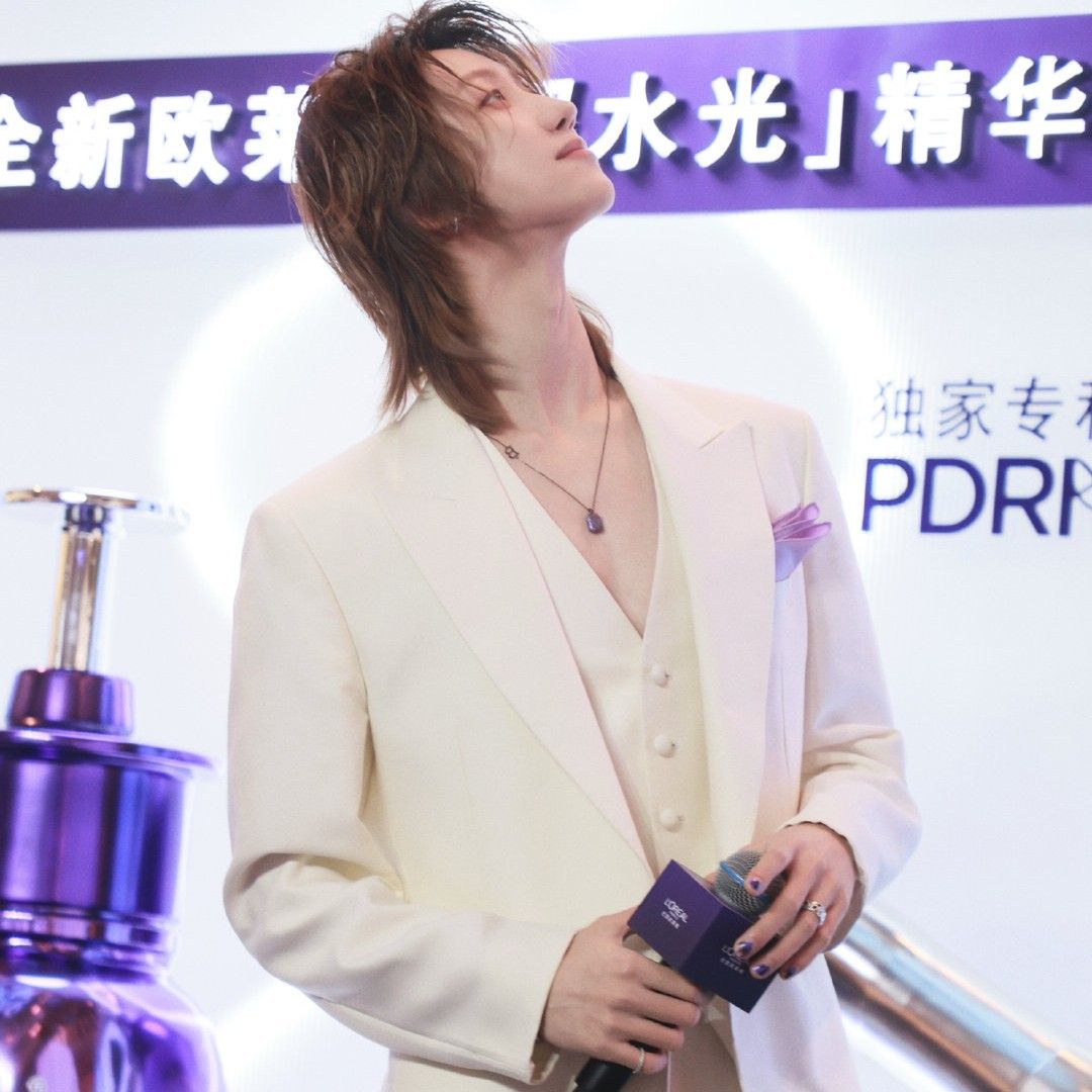 Recent activity shot of The 8 (SEVENTEEN)