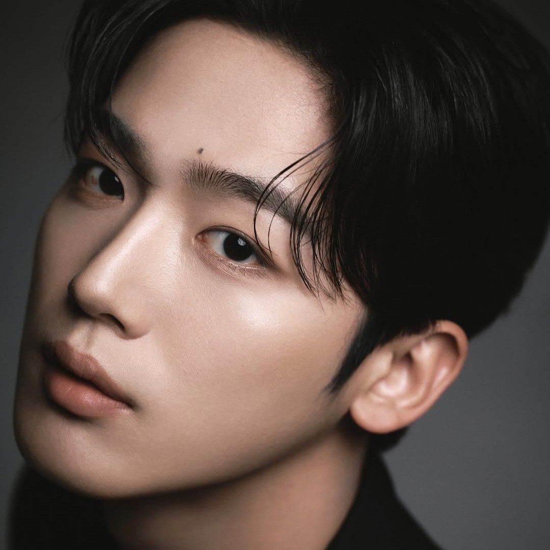 Recent activity shot of Kim Yohan (WEi)