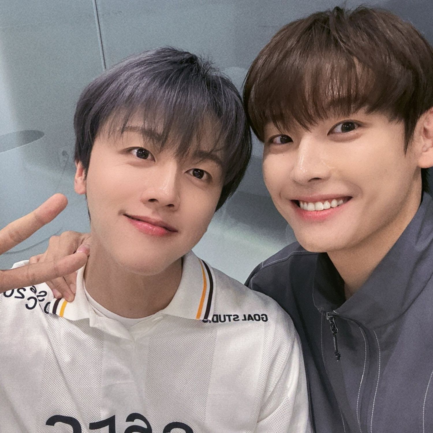 Behind-the-scenes cut of SF9