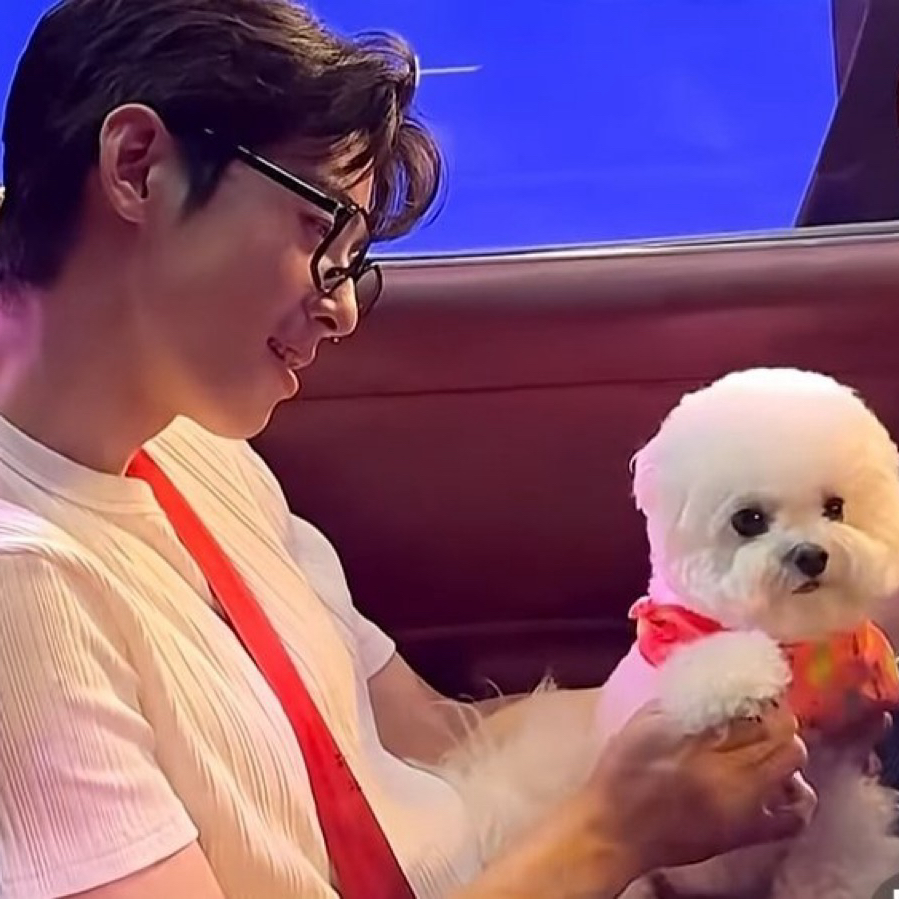 Latest photo of Eunwoo (ASTRO)