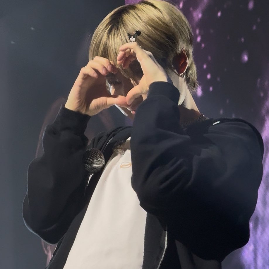 A moment captured by Taemin (SHINee)'s fan