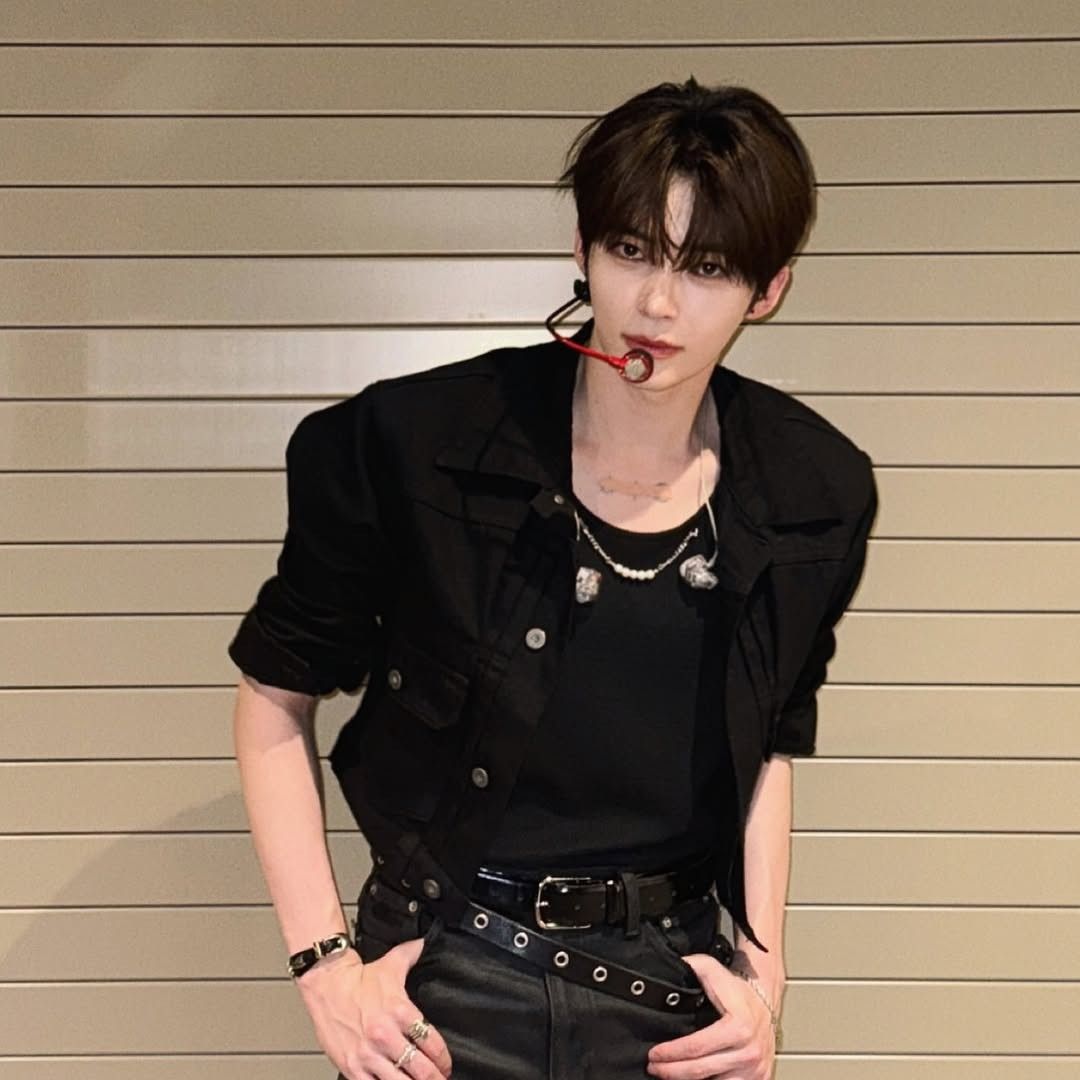 A moment captured by Sung Hanbin (ZEROBASEONE)'s fan
