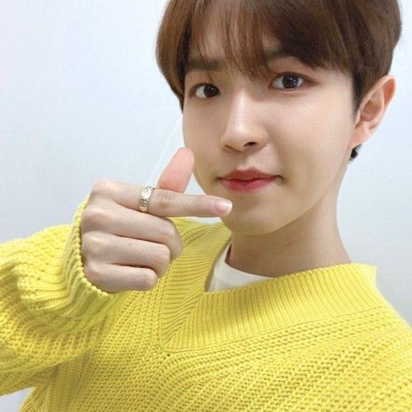 Behind-the-scenes cut of Kim Jaehwan