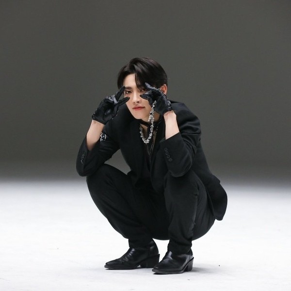 Signature photo of Hongjoong (ATEEZ) capturing their charm