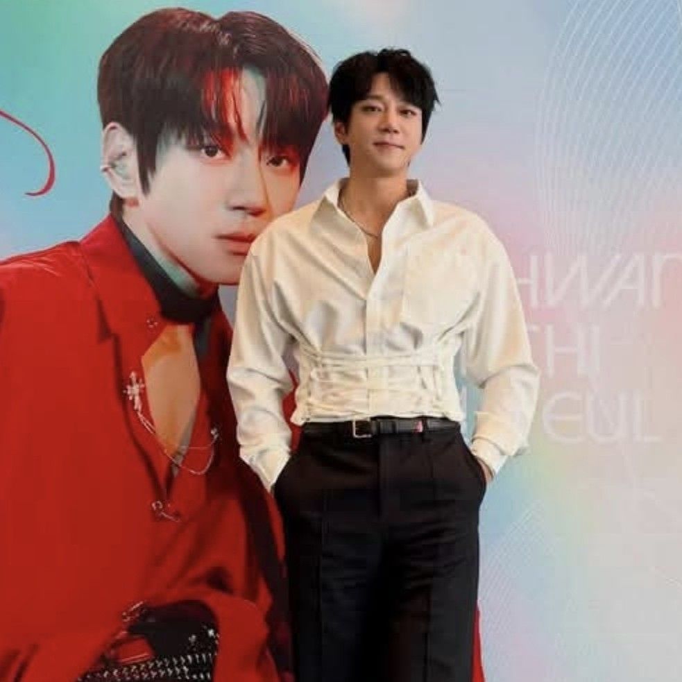 Latest photo of Hwang Chiyeol