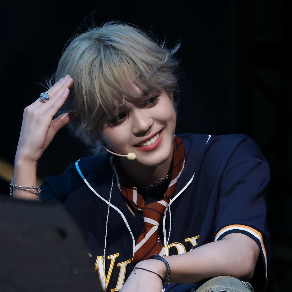 A moment captured by THI-O (NexT1DE)'s fan