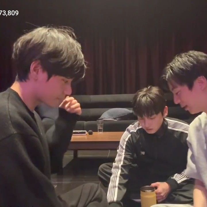 Behind-the-scenes cut of V (BTS)