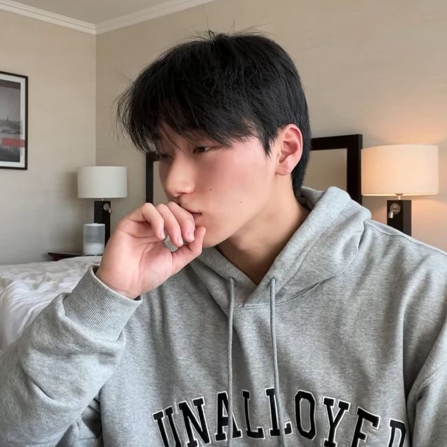 A moment captured by San (ATEEZ)'s fan
