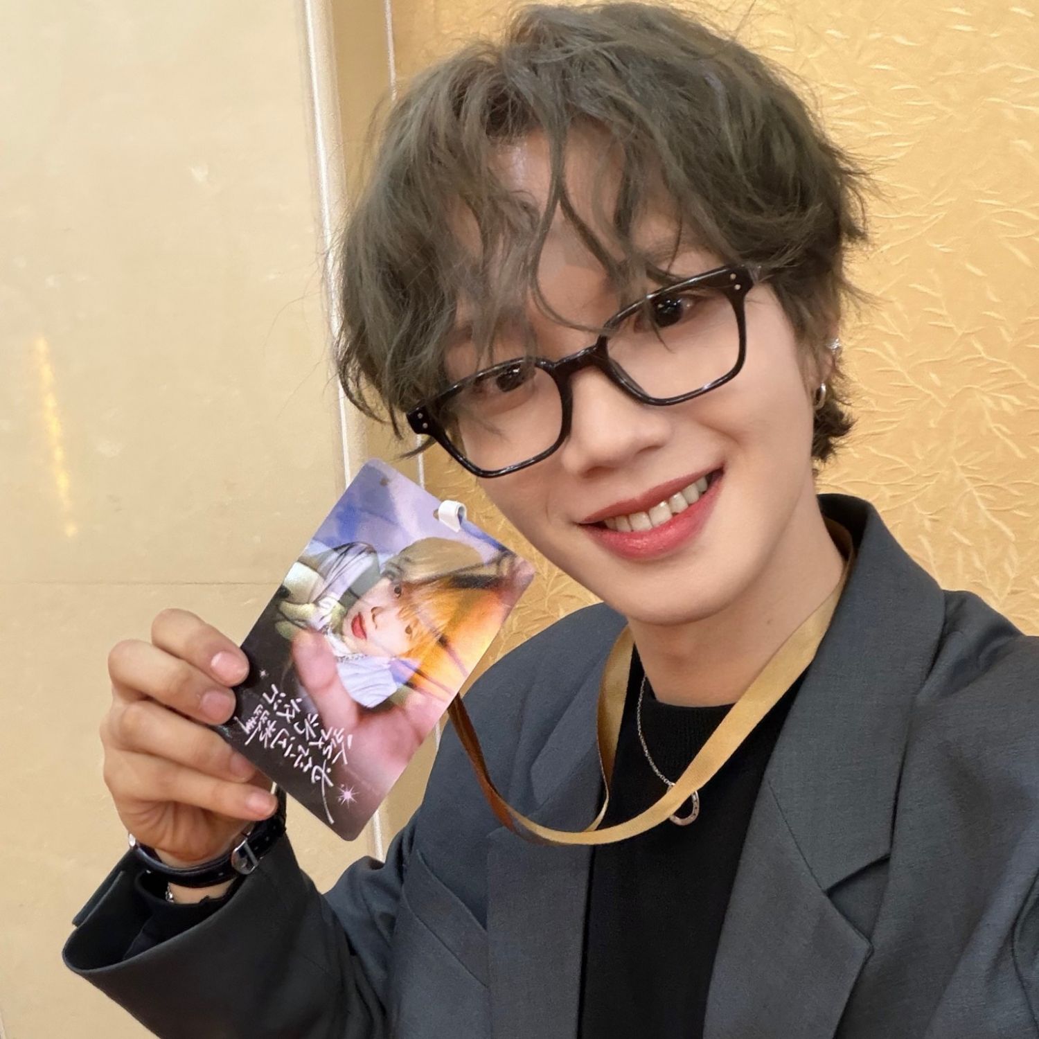 Behind-the-scenes cut of Lim Youngmin