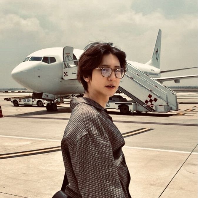 Recent activity shot of Chanyeol (EXO)