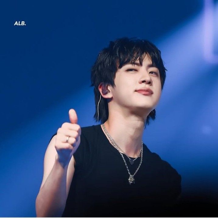 진 (방탄소년단) 최근 활동샷