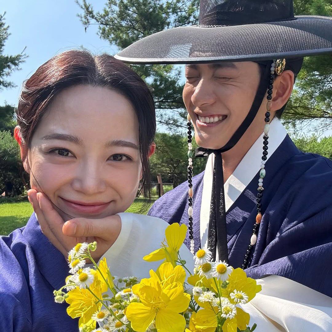 Behind-the-scenes cut of Sejeong